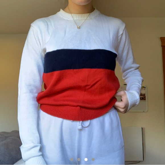Brandy Melville sweater - Picture 3 of 4